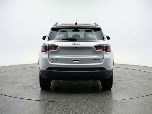 Used 2025 Jeep Compass Limited image 7