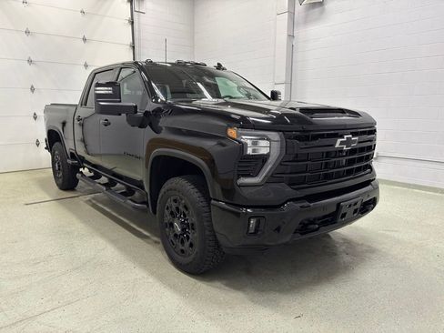 Used 2024 Chevrolet Silverado 3500 LTZ w/ LTZ Plus Package AWD/4WD image 2
