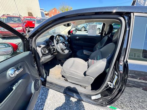 Used 2016 FIAT 500 Pop w/ Italia Package FWD image 9