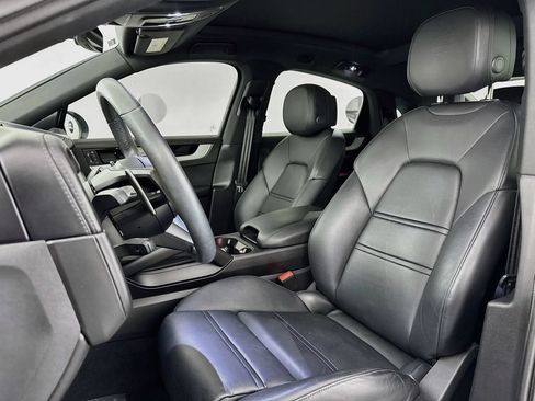 Used 2024 Porsche Cayenne Coupe AWD/4WD image 21