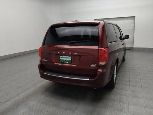 Used 2018 Dodge Grand Caravan SXT image 9