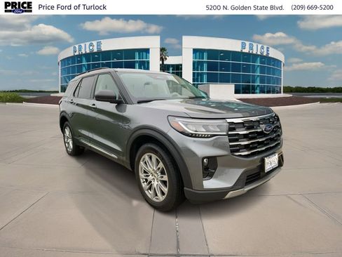 Used 2025 Ford Explorer Active w/ Active Comfort Package image 3