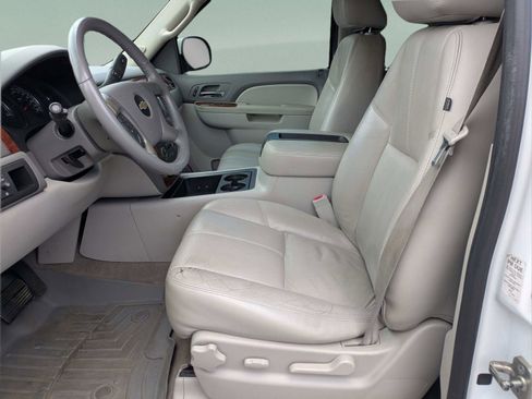 Used 2014 Chevrolet Tahoe LT RWD image 18