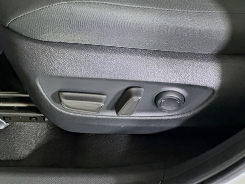 Used 2024 Toyota RAV4 XLE FWD image 13