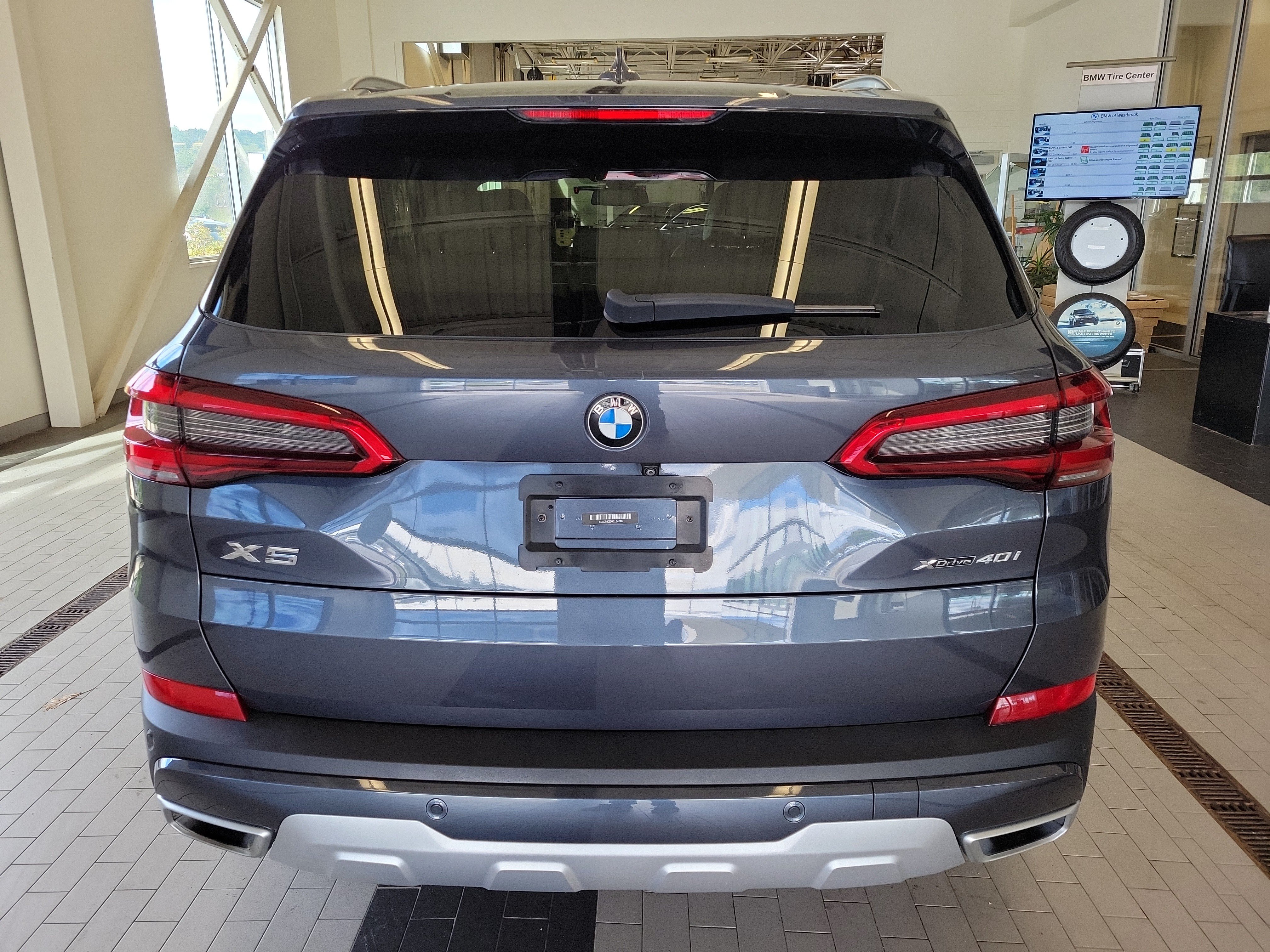 Used 2019 BMW X5 xDrive40i w/ Premium Package 2 AWD/4WD image 6