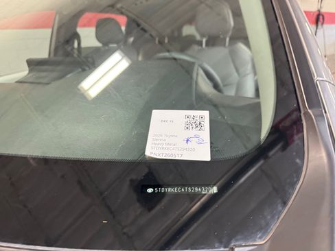 Used 2026 Toyota Sienna XLE FWD image 24