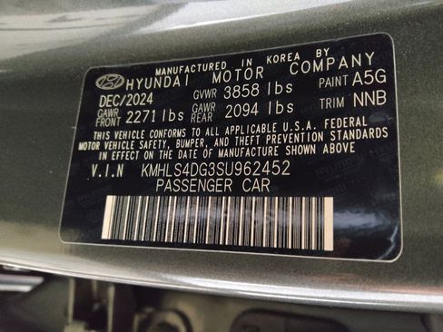 Used 2025 Hyundai Elantra SEL FWD image 33