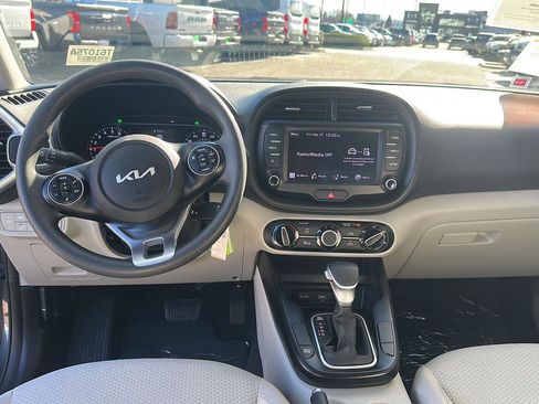 Used 2022 Kia Soul LX w/ Technology Package image 13
