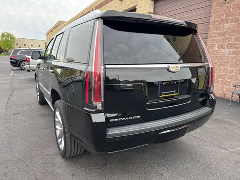 Used 2018 Cadillac Escalade Platinum AWD/4WD image 23