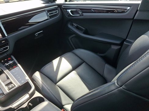 Used 2024 Porsche Macan Turbo image 16