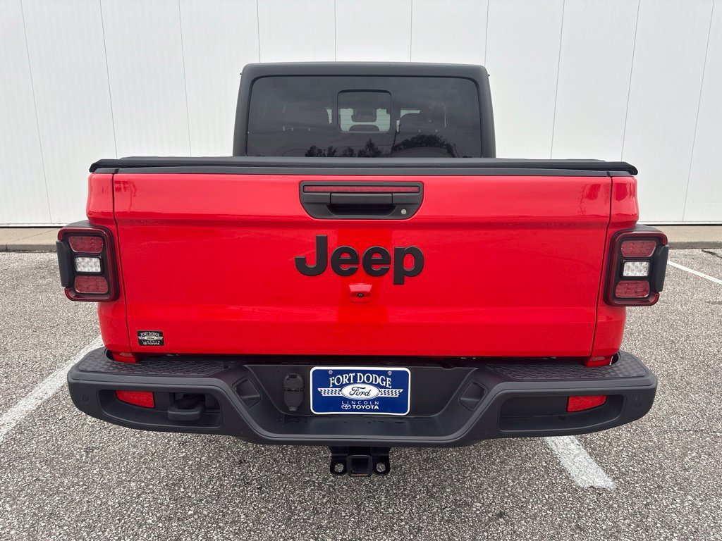 Used 2024 Jeep Gladiator Sport AWD/4WD image 6