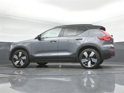 Used 2023 Volvo XC40 Recharge Ultimate image 39