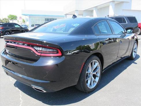 Used 2023 Dodge Charger SXT w/ Plus Group RWD image 5