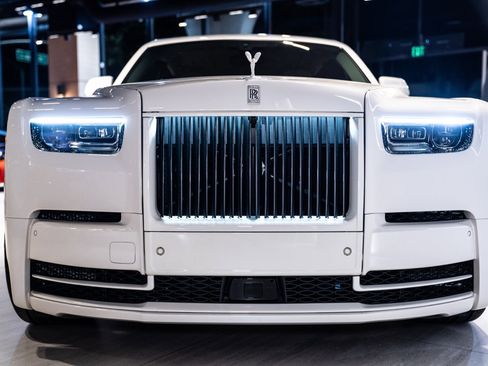 Used 2026 Rolls-Royce Phantom Sedan RWD image 36