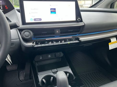 New 2027 Toyota Prius XLE AWD/4WD image 17