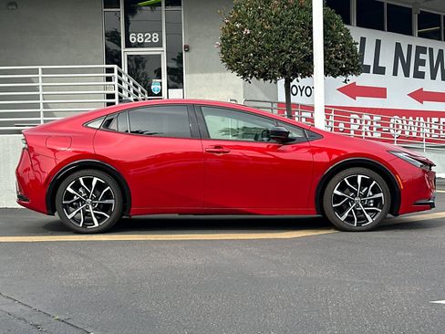 New 2026 Toyota Prius XSE image 6