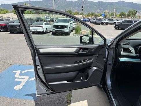Used 2016 Subaru Outback 2.5i Premium AWD/4WD image 10