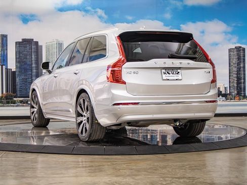 Used 2022 Volvo XC90 T6 Inscription w/ Advanced Package image 9