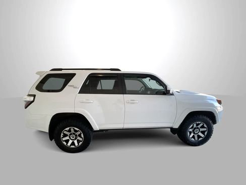 Used 2022 Toyota 4Runner TRD Off-Road AWD/4WD image 9