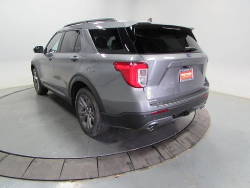 Used 2021 Ford Explorer XLT w/ Equipment Group 202A AWD/4WD image 5