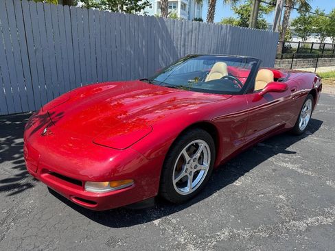 Used 2001 Chevrolet Corvette Convertible w/ Preferred Equipment Group2 RWD image 2
