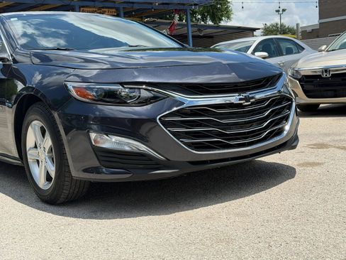 Used 2022 Chevrolet Malibu LS FWD image 4