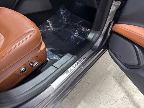 Used 2021 Maserati Ghibli S GranLusso image 46