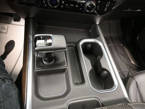Used 2025 Chevrolet Silverado 1500 High Country AWD/4WD image 11