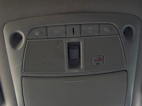 Used 2016 Nissan Rogue SL w/ SL Premium Package image 29