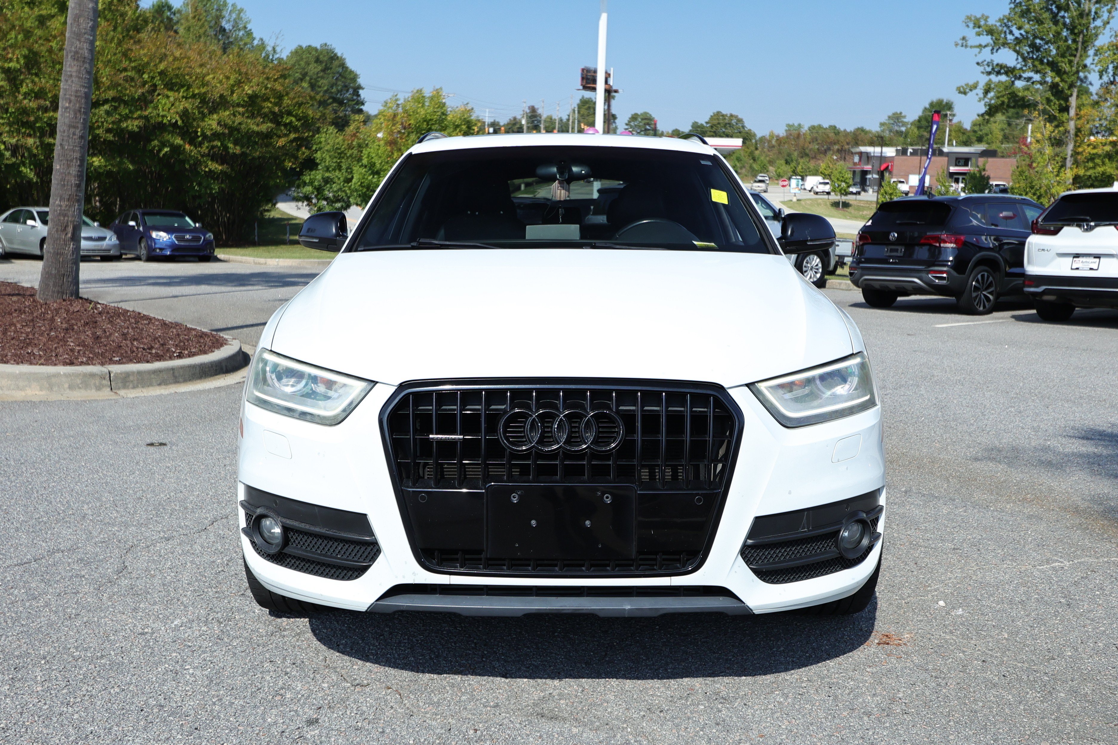 Used 2015 Audi Q3 2.0T Prestige w/ Prestige Package AWD/4WD image 2