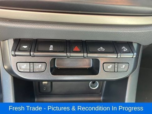 Used 2015 Chevrolet Colorado Z71 AWD/4WD image 14
