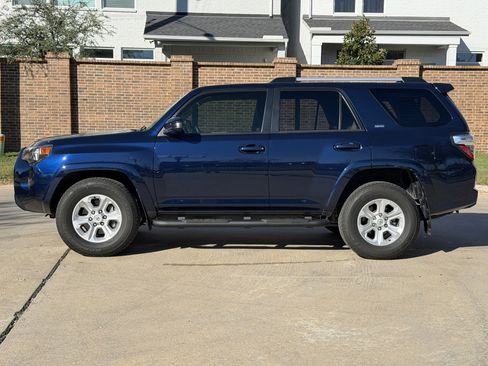 Used 2023 Toyota 4Runner SR5 image 5