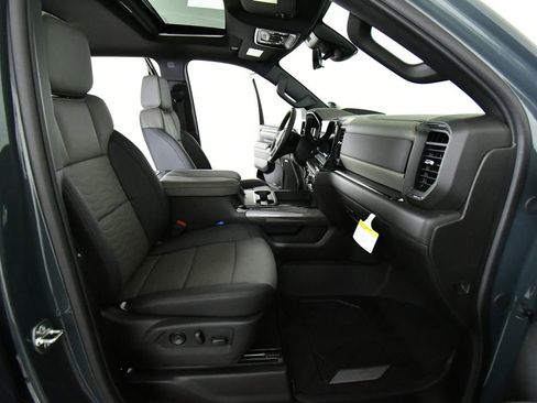 New 2026 Chevrolet Silverado 2500 ZR2 image 24