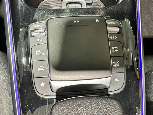 Used 2022 Mercedes-Benz GLB 250 4MATIC image 27