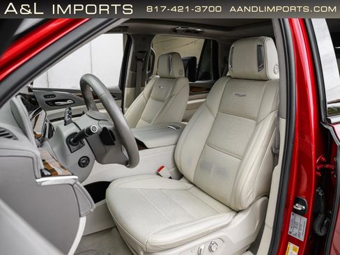 Used 2024 Cadillac Escalade Sport Platinum image 4