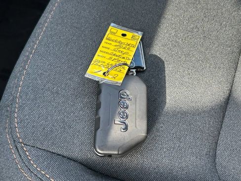 Used 2026 Jeep Gladiator Sport AWD/4WD image 38