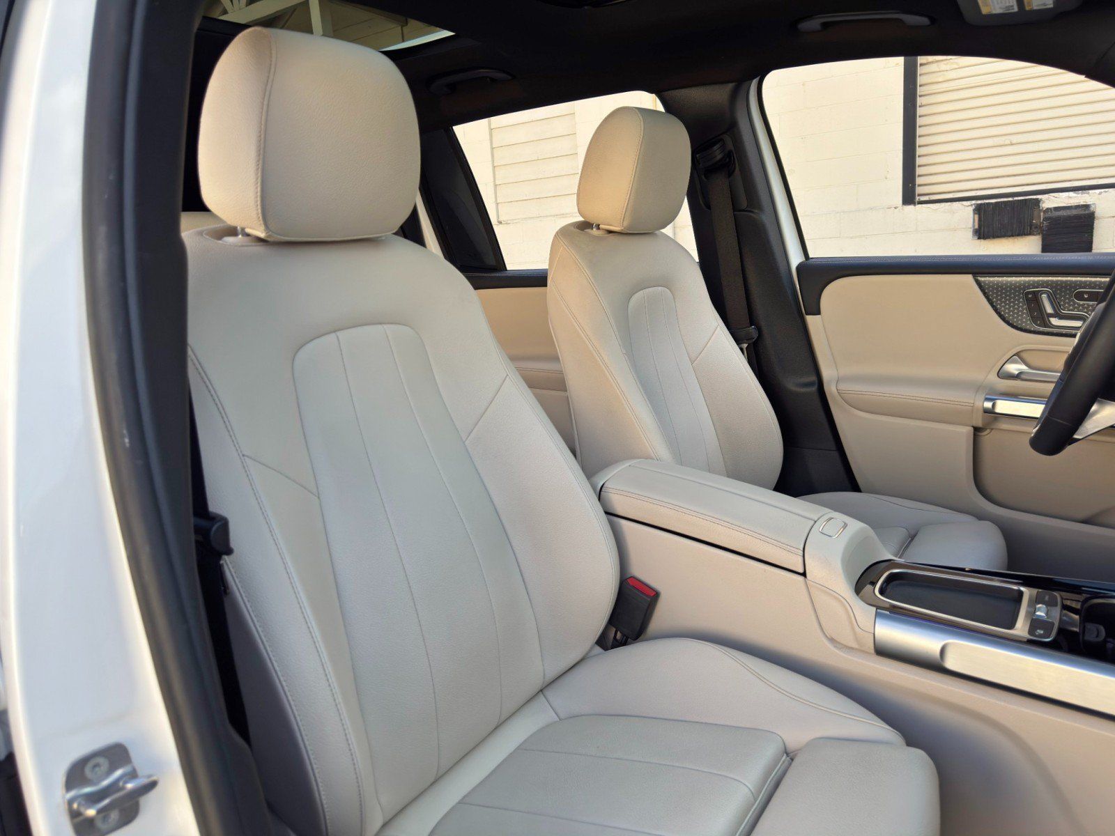 Used 2024 Mercedes-Benz GLB 250 w/ Exclusive Package image 42