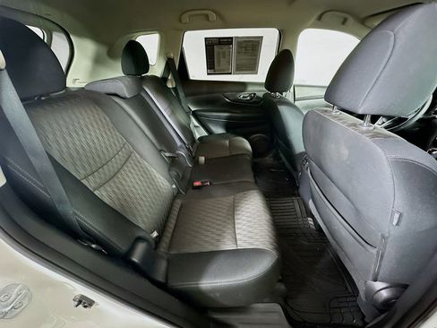 Used 2017 Nissan Rogue SV w/ Midnight Edition Package image 11