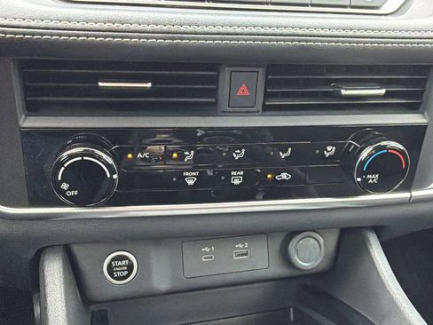 Used 2023 Nissan Rogue S image 26