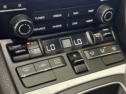 Used 2018 Porsche 911 GT3 w/ Sport Chrono Package image 18