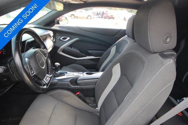 Used 2018 Chevrolet Camaro SS RWD image 2