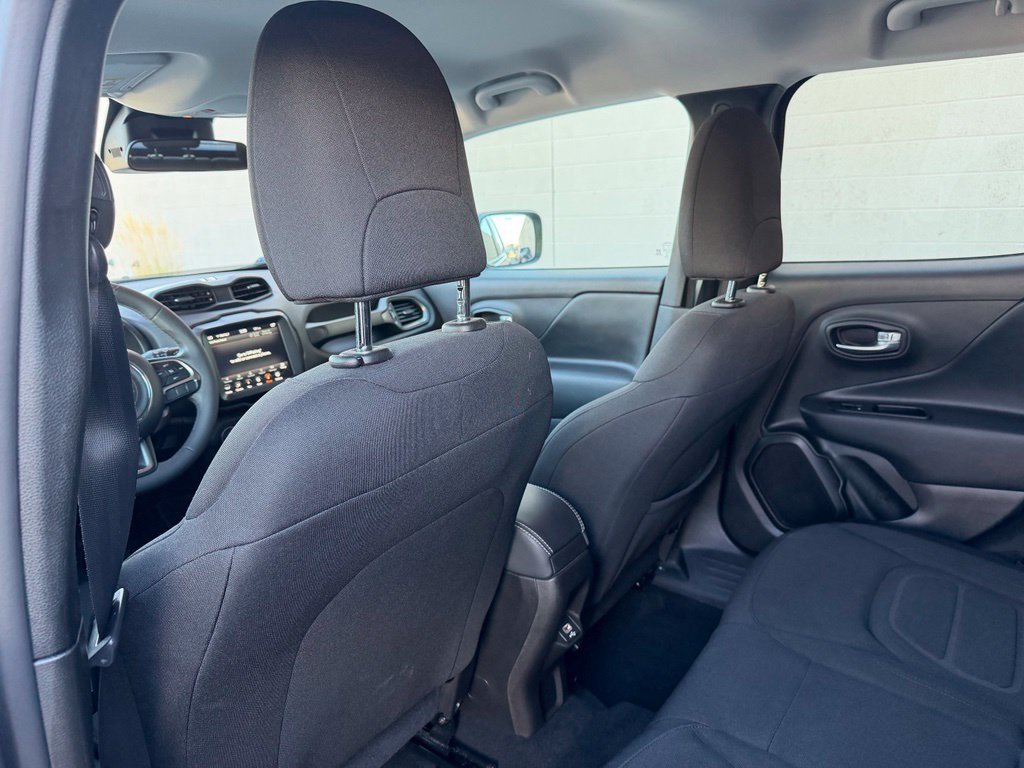 Certified 2022 Jeep Renegade Latitude AWD/4WD image 23