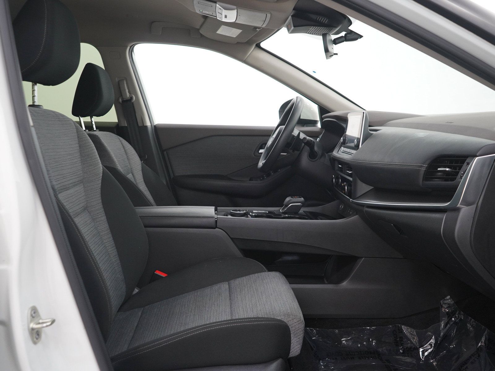Used 2023 Nissan Rogue SV AWD/4WD image 14