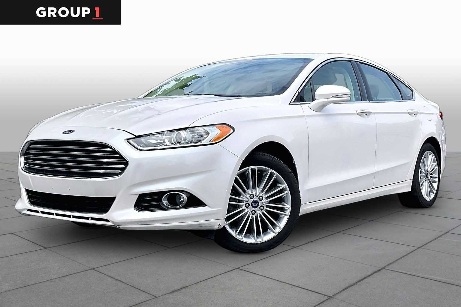 Used 2016 Ford Fusion SE w/ Equipment Group 202A AWD/4WD image 1