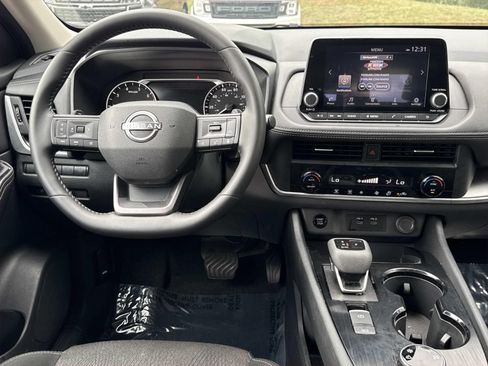 Certified 2026 Nissan Rogue SV AWD/4WD image 8
