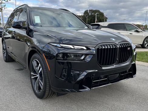 New 2026 BMW X7 M60i image 2