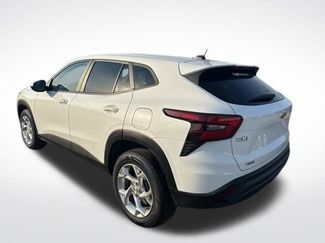 Used 2024 Chevrolet Trax LS w/ LS Convenience Package video 3