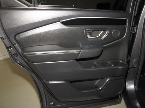 Certified 2025 Honda Pilot Touring image 13