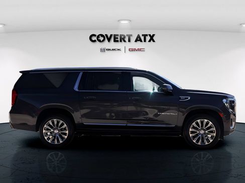 Used 2022 GMC Yukon XL Denali w/ Max Trailering Package AWD/4WD image 8