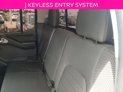 Used 2018 Nissan Frontier PRO-4X image 7